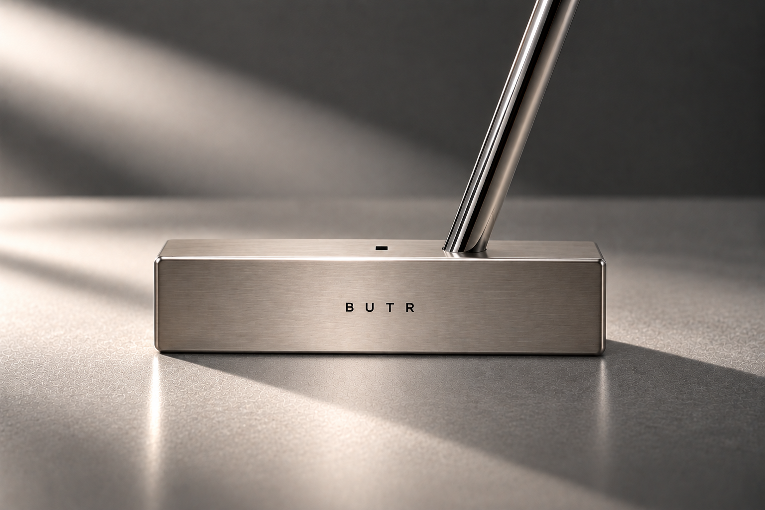 BUTR Seoul putter viewed from the front